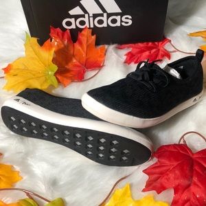 adidas Shoes - 🚨 Women’s Sneakers 🚨 adidas Shoes - 🚨 Women’s Sneakers 🚨